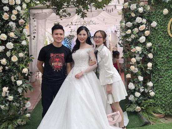 Nhật Lê khoe ảnh đi phượt giữa lúc Quang Hải đang chịu tang ông nội