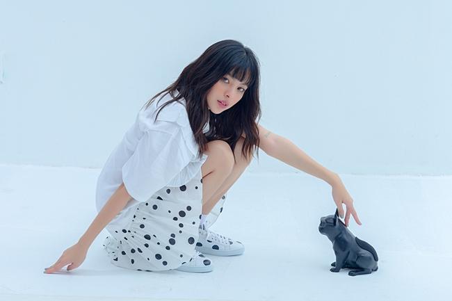 Học ngay Tú Hảo mix đồ vừa đẹp vừa pose được dáng ấn tượng-11