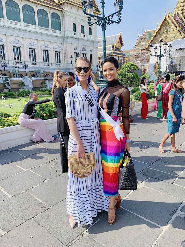 Kể từ khi đăng quang hoa hậu, HHen Niê chỉ thực sự tỏa sáng khi diện loạt trang phục thổ cẩm dân tộc Ê-Đê-8