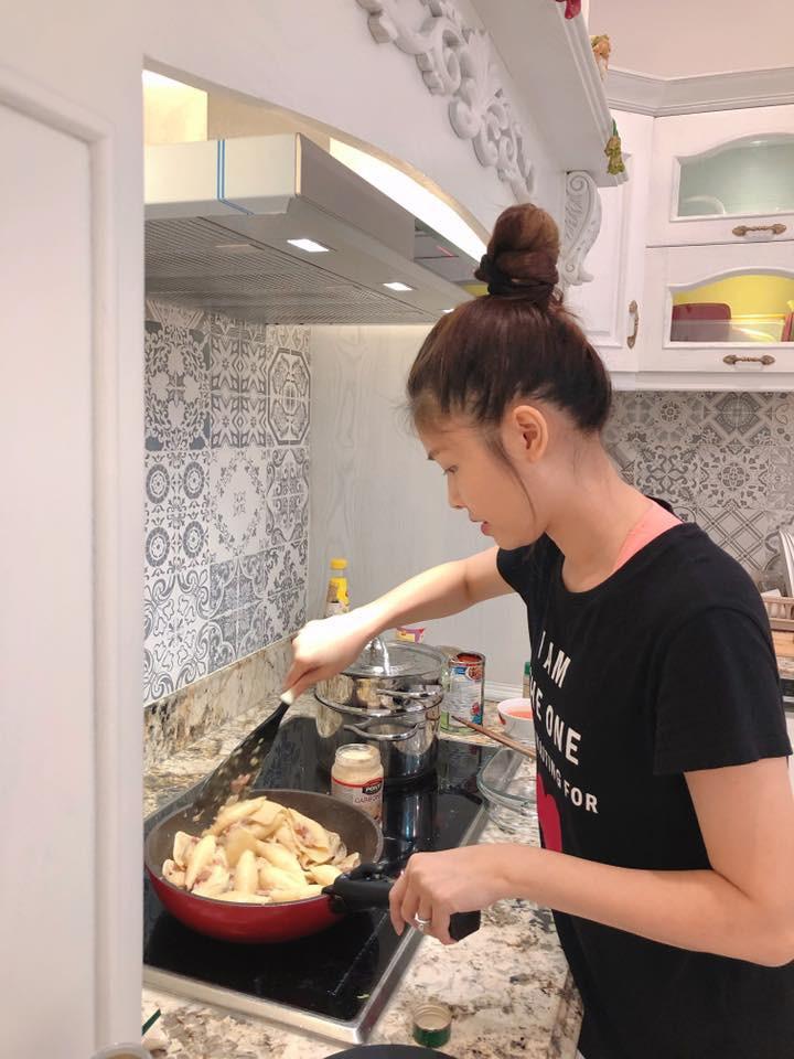 Nhìn căn bếp nhà Đăng Khôi thì mới hiểu tại sao vợ anh lại mê mẩn nấu ăn đến thế-2