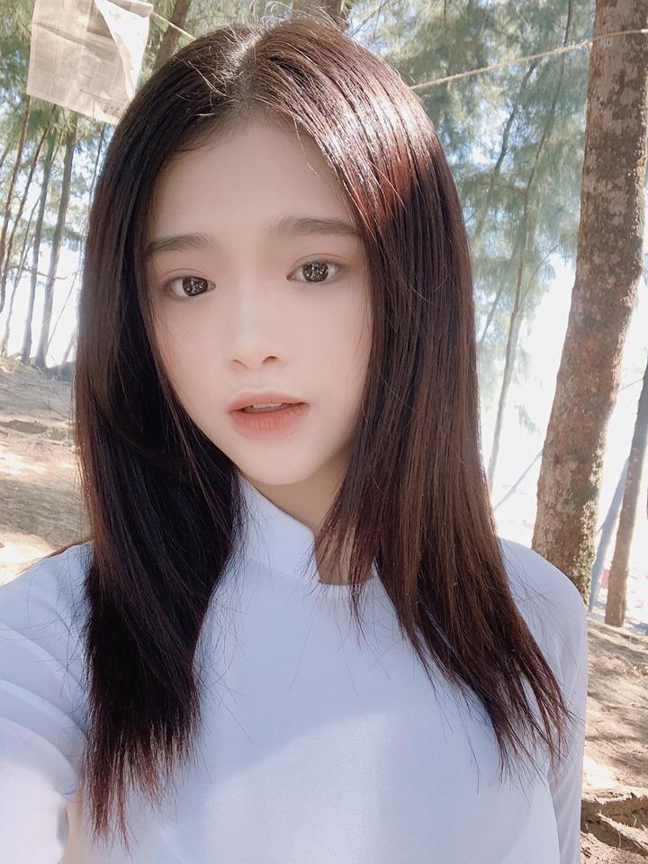 Liên tục bị soi trang điểm như bà thím tuổi băm, Linh Ka thả nhẹ tấm ảnh mặc áo dài khiến anti-fan câm nín-2