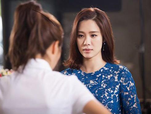 Chồng sắp cưới mê mẩn gái quán bar, tôi nhanh trí gửi món quà khiến ả ta 'tắt điện'