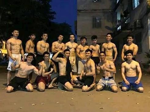 Xuất hiện lấp ló phía sau Hari Won - Trường Giang, trai đẹp giật ngay spotlight vì biểu cảm quá thần thái-4