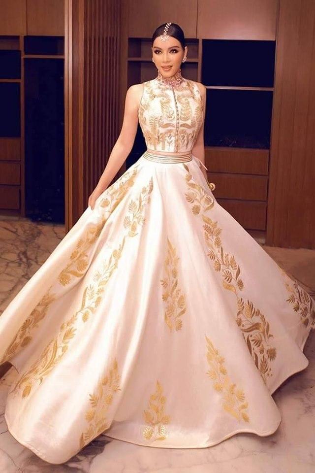 Đẹp và sang hết phần thiên hạ nhưng Lý Nhã Kỳ lại để lộ trình độ photoshop non kém đến dị dạng cả ngón tay-1