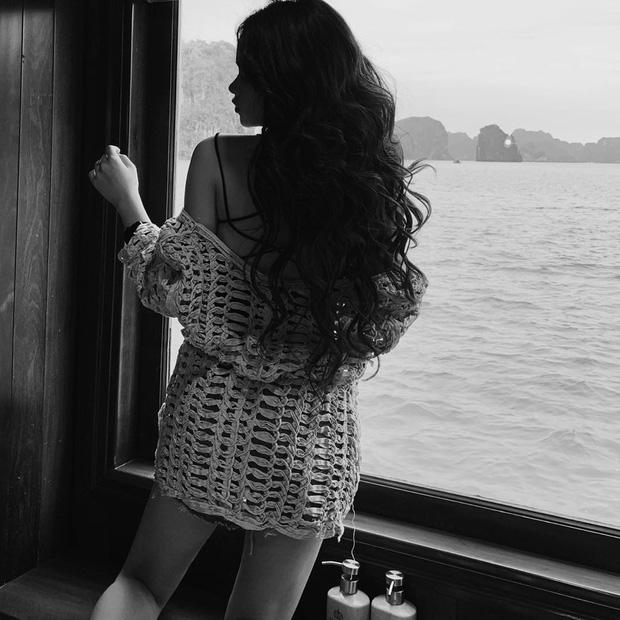 Du lịch 1 lần đăng hình cả năm chưa hết, Linh Ka được phong thánh sống ảo kiêm thánh tiết kiệm vì chỉ diện đúng 1 chiếc áo-2