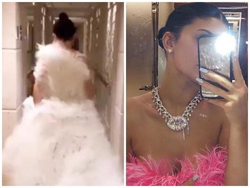 Kylie Jenner đón sinh nhật 22 tuổi với chiếc váy hơn 500 triệu đồng