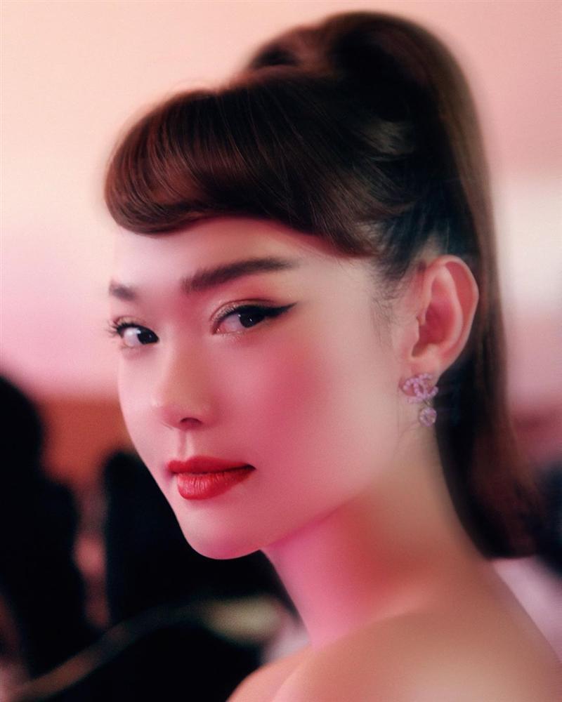 Dân tình khen ảnh thanh xuân mặc bra ren gợi cảm nhưng Minh Hằng vẫn chưa ưng ý về một điểm trên gương mặt mình-9