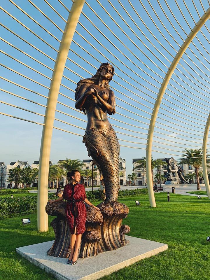 Hoa hậu Phạm Hương diện bikini khoe thân hình rực lửa giữa không gian riêng tư-10