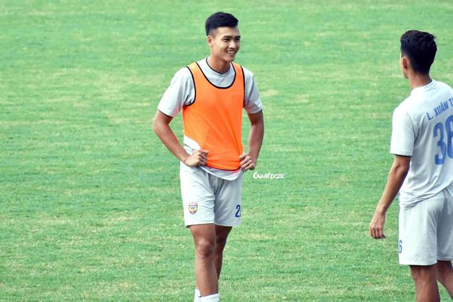 Dân mạng phát hiện đội bóng hội tụ nhiều cầu thủ cực phẩm-1