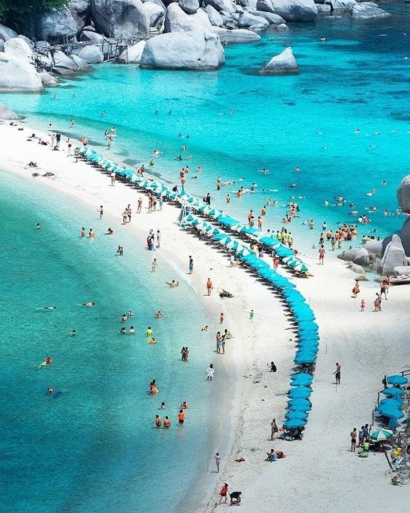 7 con đường tách mặt biển làm đôi ngoạn mục trên thế giới-1