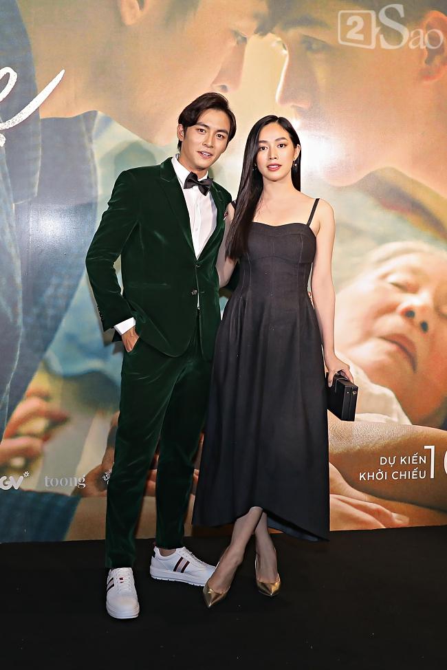 Không nói về chuyện ly hôn, Hồng Đào tươi tắn bên hai con trai trong ngày ra mắt phim-9