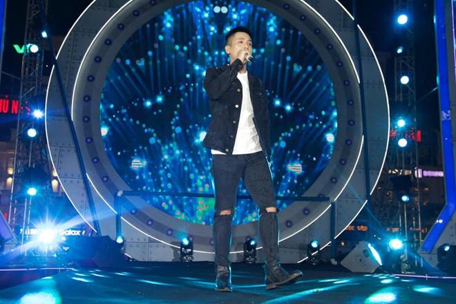 Quân A.P thường ngày có phong cách thời trang thế nào?-8