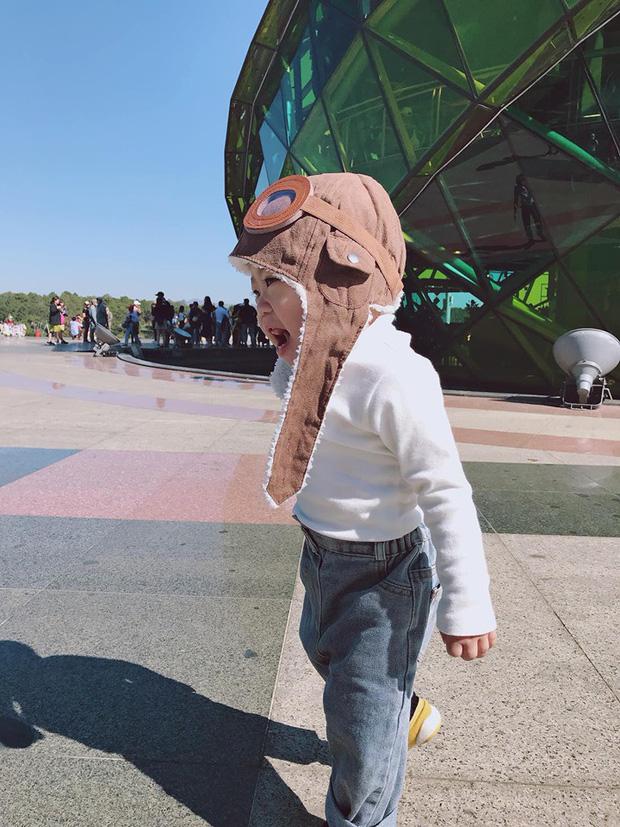 Bộ ảnh check in ở Đà Lạt không chỉ hot mà biểu cảm của em bé này lại càng khiến người khác thích thú-8