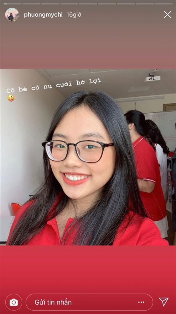 Phương Mỹ Chi tự tin khoe nụ cười hở lợi, trang điểm sương sương trong ngày tựu trường-1
