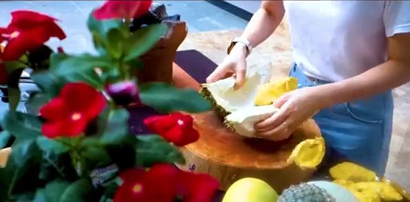 Mỹ Tâm khoe clip làm bánh tặng bố mẹ nhân ngày Vu Lan, vô tình để lộ lý do tới giờ vẫn ế-3