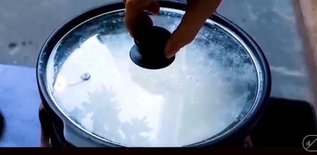 Mỹ Tâm khoe clip làm bánh tặng bố mẹ nhân ngày Vu Lan, vô tình để lộ lý do tới giờ vẫn ế-4