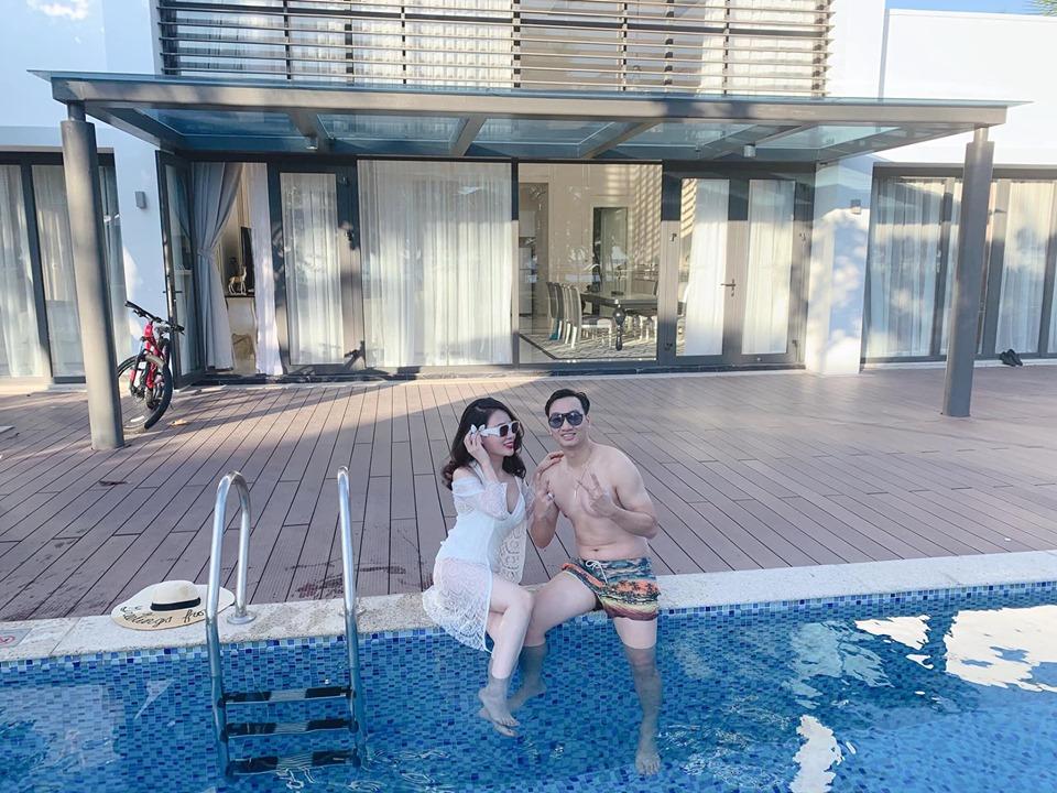 Bà xã Thành Trung lộ rõ bụng bầu vượt mặt, thân hình phát tướng ở tháng giữa thai kỳ-5