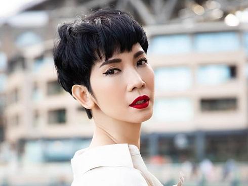 Tưởng đã cho con gái một mái ấm trọn vẹn, nào ngờ Xuân Lan công khai chia tay người tình Hà Nội