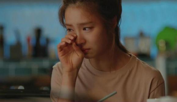 Khóc nghẹn vì chồng mới cưới gọi tên người yêu cũ trong đêm tân hôn-1