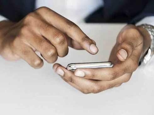 Gã si tình khủng bố người thương bằng chục nghìn tin nhắn-1