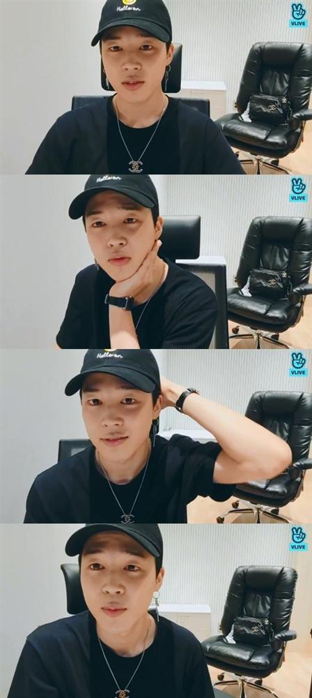 Jimin (BTS) tiết lộ kế hoạch xả hơi trong 2 tháng tới, khoe vật kỉ niệm luôn giữ như vàng suốt 6 năm qua-1