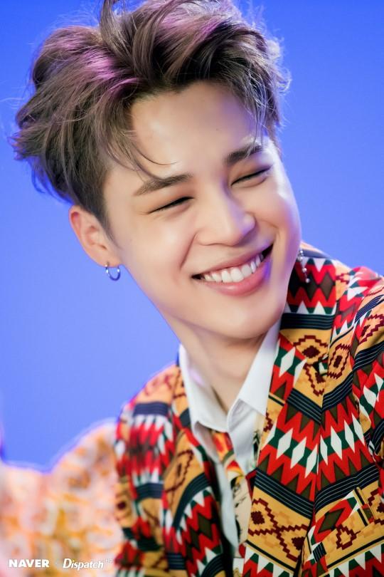Jimin (BTS) tiết lộ kế hoạch xả hơi trong 2 tháng tới, khoe vật kỉ niệm luôn giữ như vàng suốt 6 năm qua-4