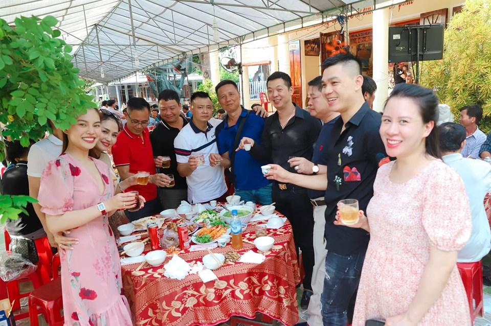 Khép lại tranh cãi sau ly hôn, vợ cũ Thành Trung vui vẻ khi con gái về thăm quê nội cùng bố-8