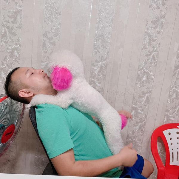 Chồng suốt ngày ôm tiểu tam hú hí, cô vợ lên mạng tố cáo còn đưa hẳn ảnh người thứ 3 lên làm ai cũng cười phì-1