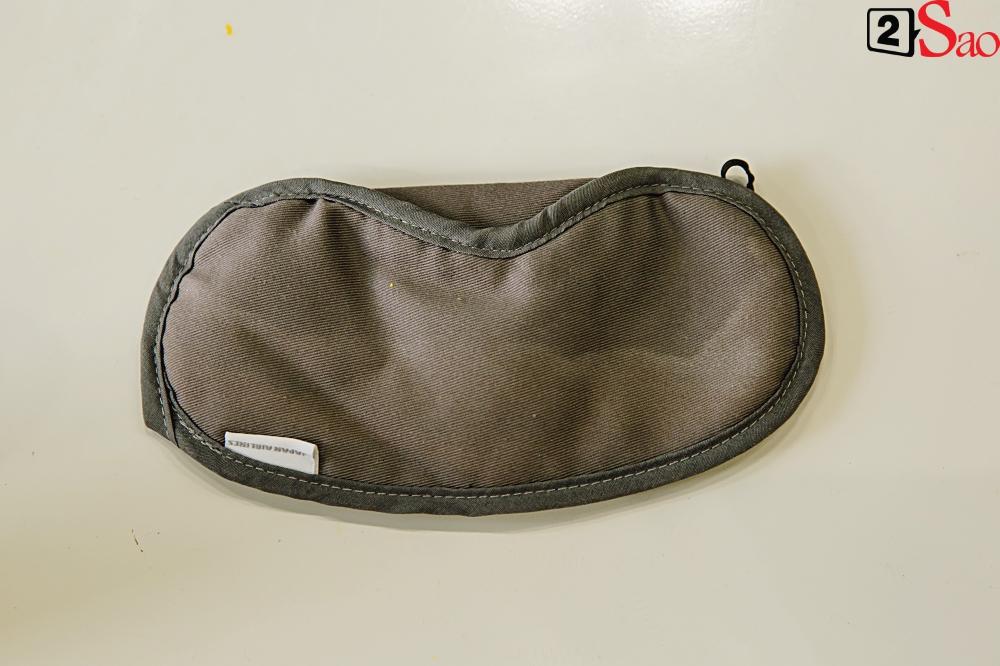 Hoa hậu Tường Linh xuống phố: Chiếc lọ lạ lùng xuất hiện trong balo hàng hiệu gây ngỡ ngàng-11