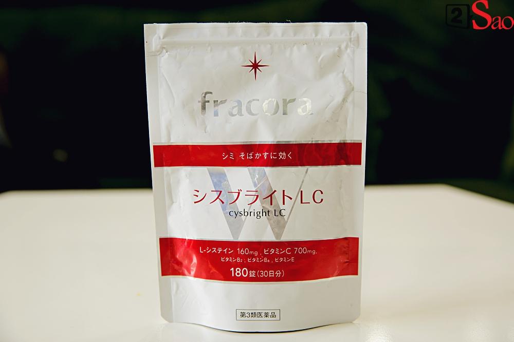 Hoa hậu Tường Linh xuống phố: Chiếc lọ lạ lùng xuất hiện trong balo hàng hiệu gây ngỡ ngàng-12