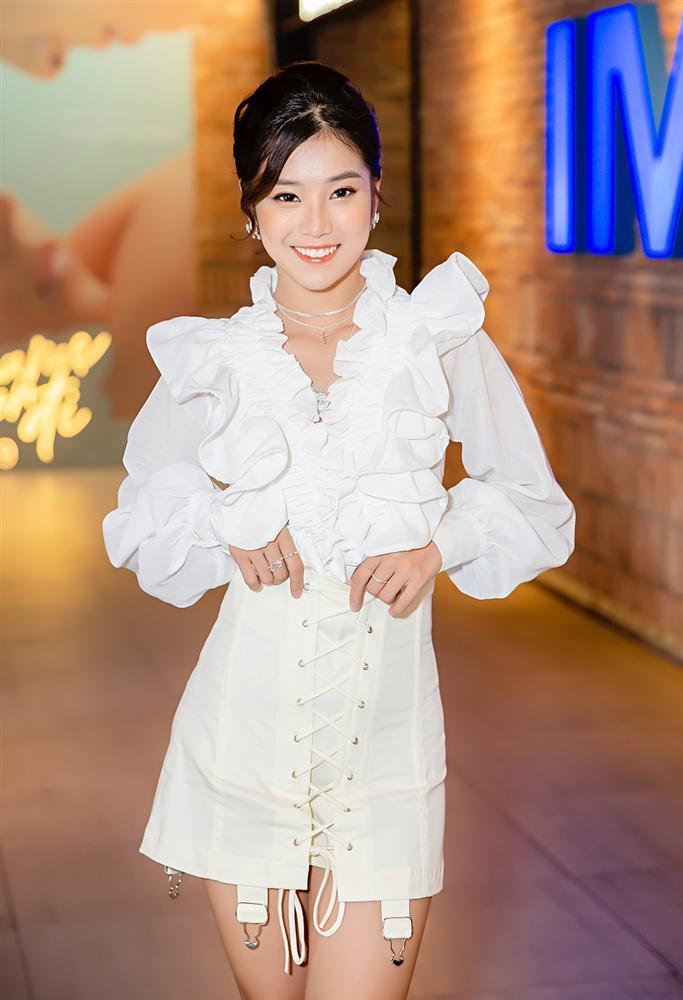 Đóng cùng MV nhưng Hoàng Yến Chibi thừa nhận thật sự khó khăn để nhớ hết tên thành viên nhóm UNI5-4