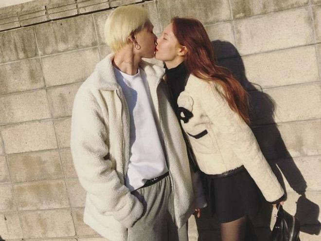 HyunA, Dương Mịch và dàn sao châu Á đang lăng xê mốt gì khi dạo phố?-10