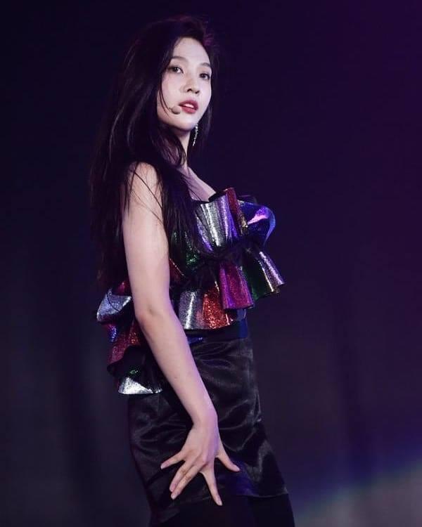 Dư luận phẫn nộ khi fan nữ của Red Velvet bị kẻ biến thái thủ dâm lên người trong khi xem thần tượng biểu diễn-7