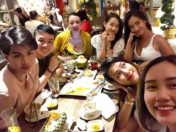 Mòn con mắt với gái một con Nhã Phương-10