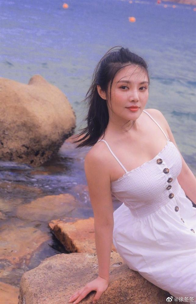 Bom sex Hong Kong đóng Tiểu Long Nữ bị phản đối vì khoe thân, ồn ào bán dâm-8