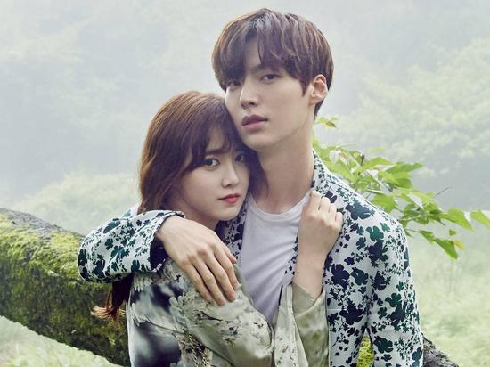 SHOCK: 'Nàng cỏ' Goo Hye Sun thông báo chuẩn bị ly hôn vì 'chồng tôi đã thay lòng đổi dạ'