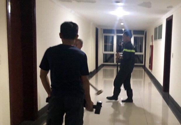 Giải cứu du khách người Pháp định nhảy lầu khách sạn tự tử-1