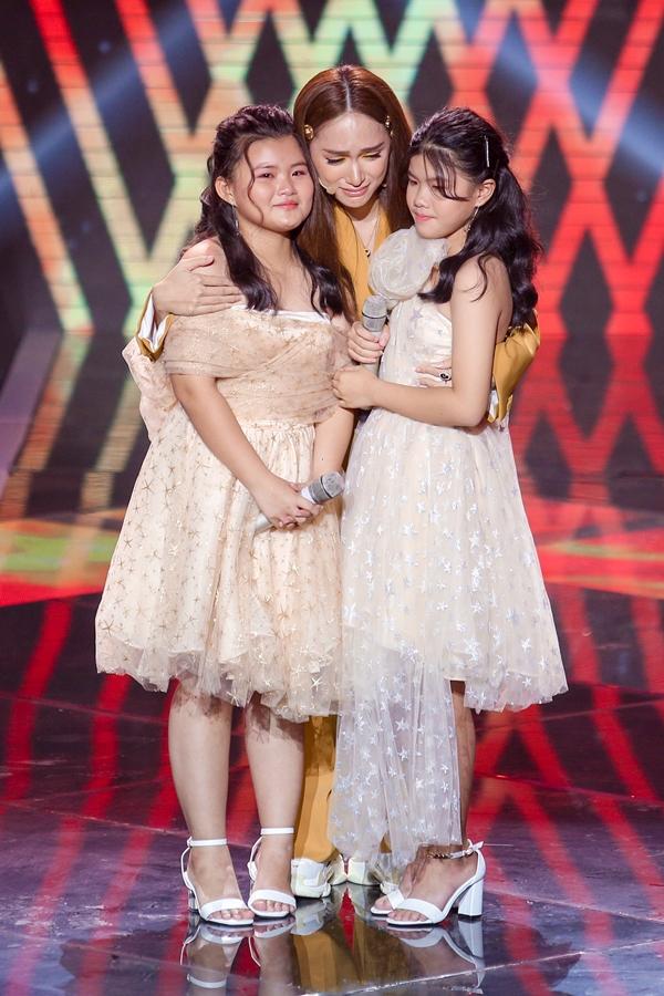 Hương Giang ôm mặt khóc nức nở trên ghế nóng trước tiết mục đinh của học trò-6