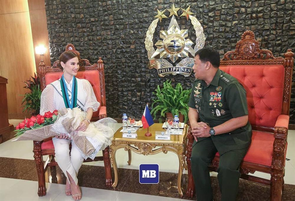 Bản tin Hoa hậu Hoàn vũ 18/8: Số phận Diễm Hương về đâu khi phải một mình cân dàn mỹ nữ?-7