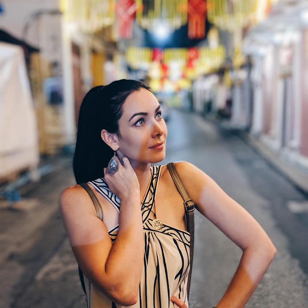 Bản tin Hoa hậu Hoàn vũ 18/8: Số phận Diễm Hương về đâu khi phải một mình cân dàn mỹ nữ?-2