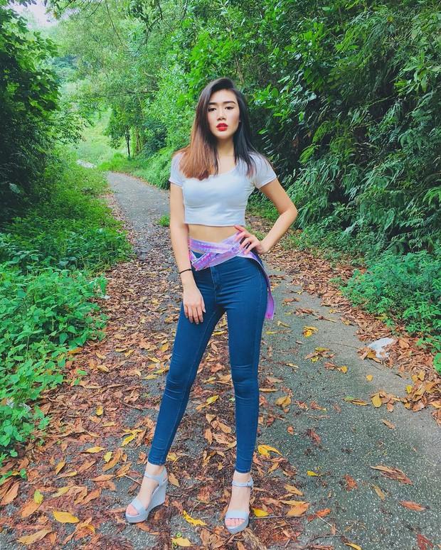 Đã lùng ra danh tính nữ y tá sở hữu ngoại hình cực phẩm, nhìn ảnh đời thường còn lịm tim hơn nhiều-9