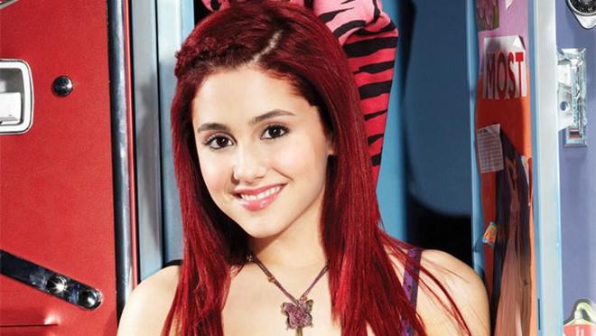 Ariana Grande khiến fan bất ngờ khi lộ ảnh tóc thật của mình-4