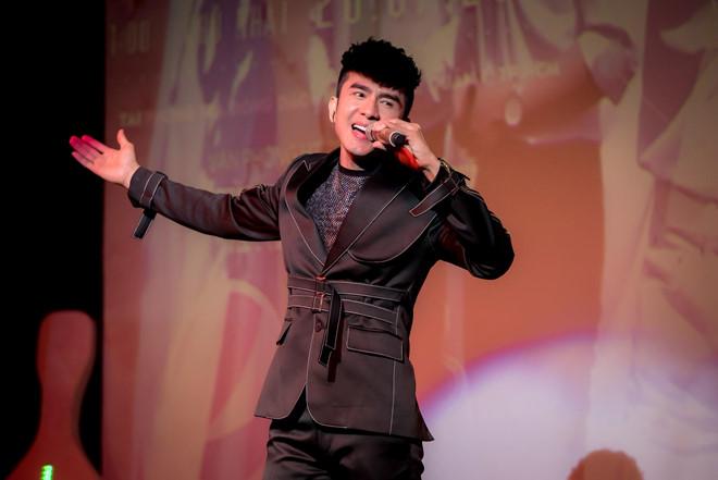 Đan Trường muốn nghỉ ngơi nhưng bầu show năn nỉ, gửi tiền lại đi hát-1