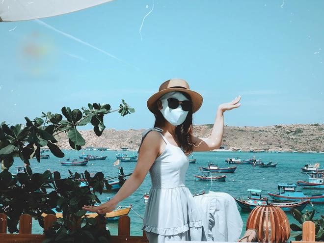 Bí kíp du lịch hè mà sợ cháy nắng: Cứ tự tin bịt khẩu trang kín mít như ninja mà check-in không trượt ảnh nào!-15