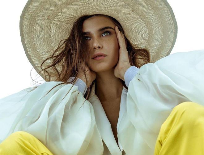 Nàng mẫu lai Italy - Nga được ví như Cinderella mạng xã hội-5