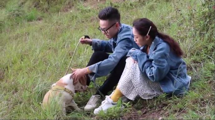 Con gái Minh Nhựa mặc váy cưới đuôi cá gợi cảm với sneaker, khoe hình xăm cực kỳ cá tính-5