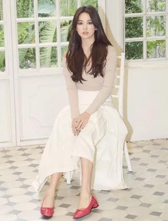 Song Hye Kyo bị chê biểu cảm vô hồn như tượng sáp-3