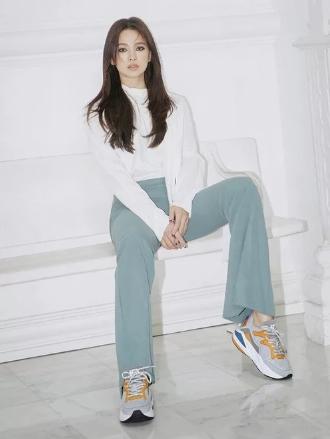 Song Hye Kyo bị chê biểu cảm vô hồn như tượng sáp-4