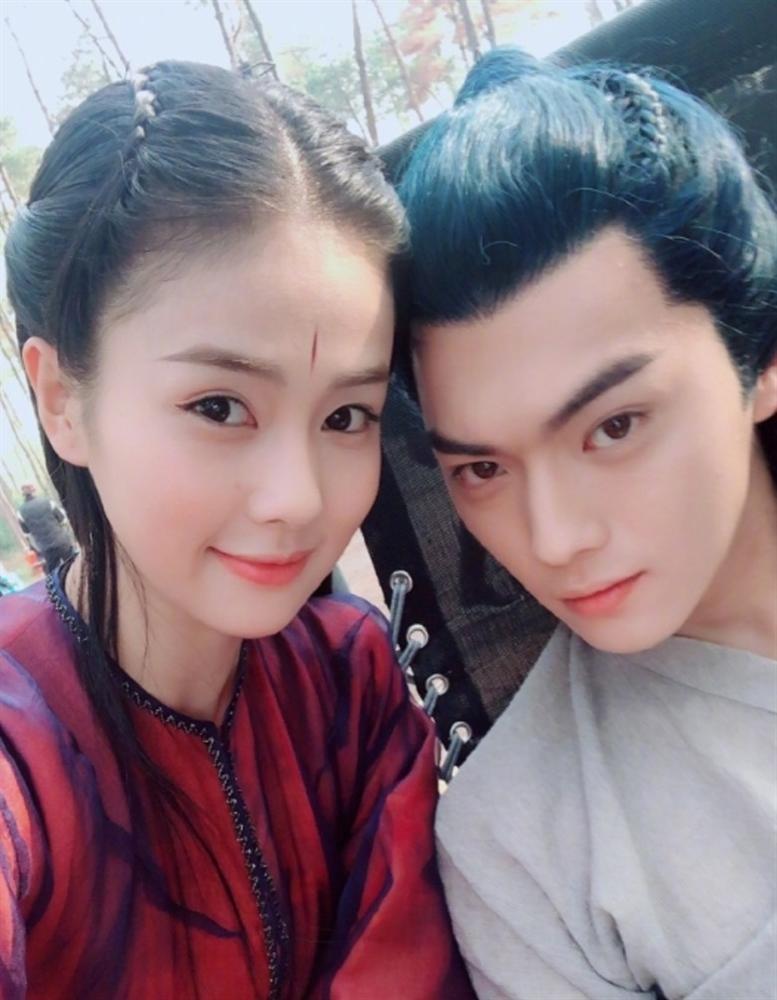 Mỹ nam Diên Hi Công Lược bị bạn gái tin đồn bóp mông trên phim trường-1