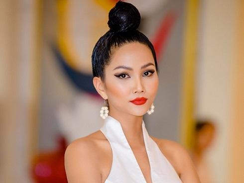 Hoa hậu H'Hen Niê lần đầu chia sẻ lý do nuôi tóc dài, ẩn ý tương lai rút khỏi showbiz Việt?